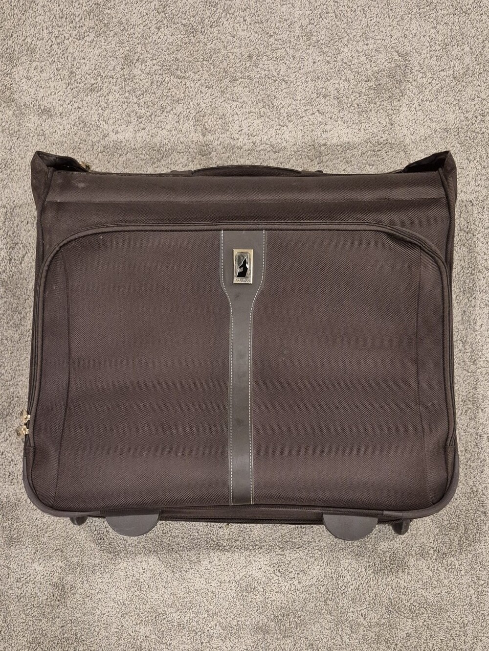 LONDON FOG Wheeled Garment Bag Suitcase